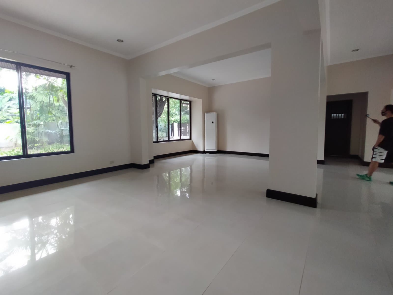 Bungalow 4 Bedroom House - photo 2