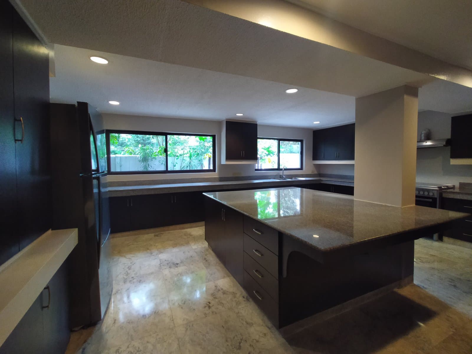Bungalow 4 Bedroom House - photo 4
