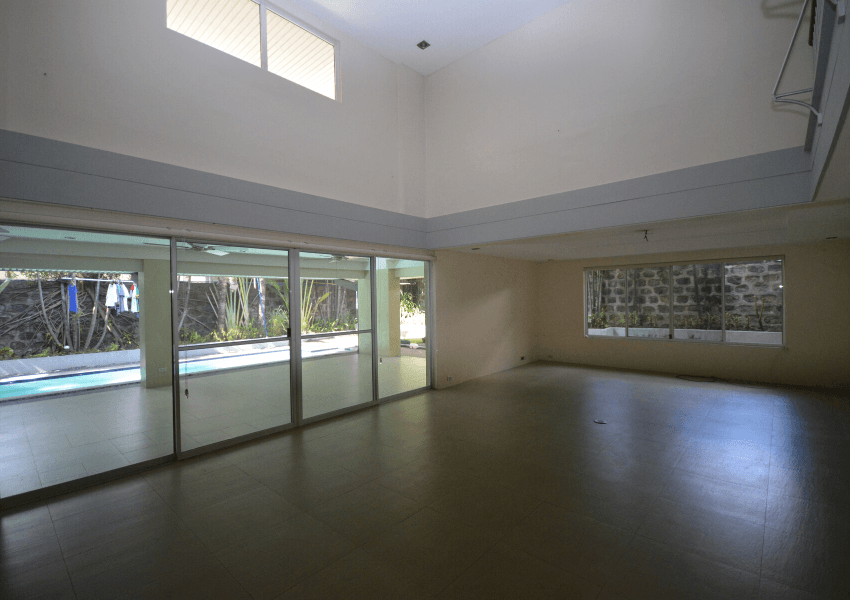Spacious 2 Storey House - photo 2
