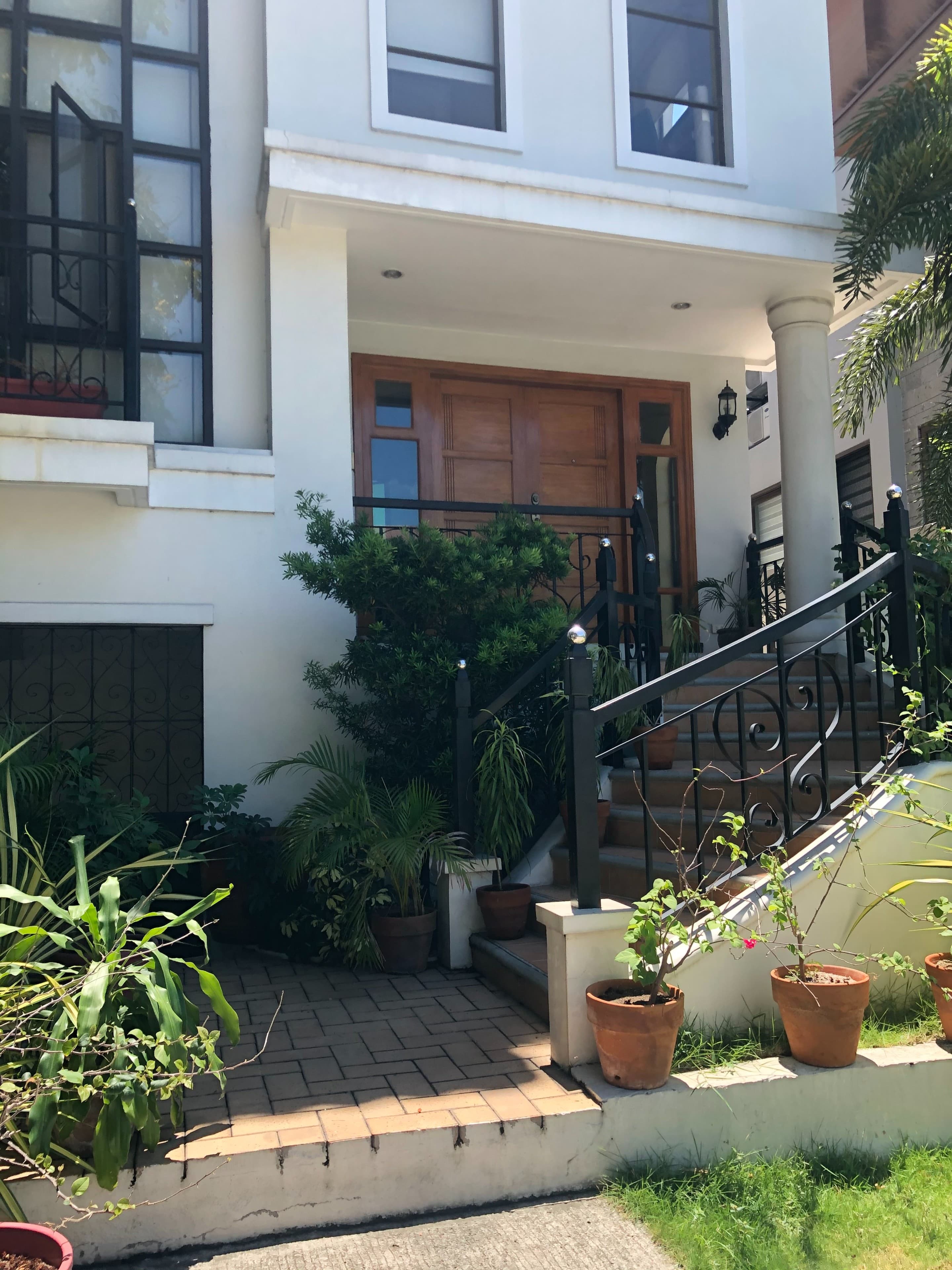 Multi level house in Mckinley Hill Village - photo 2