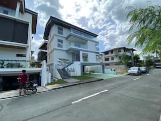 Brand new 3 storey with attic - Bonifacio Global City, Taguig - photo 1