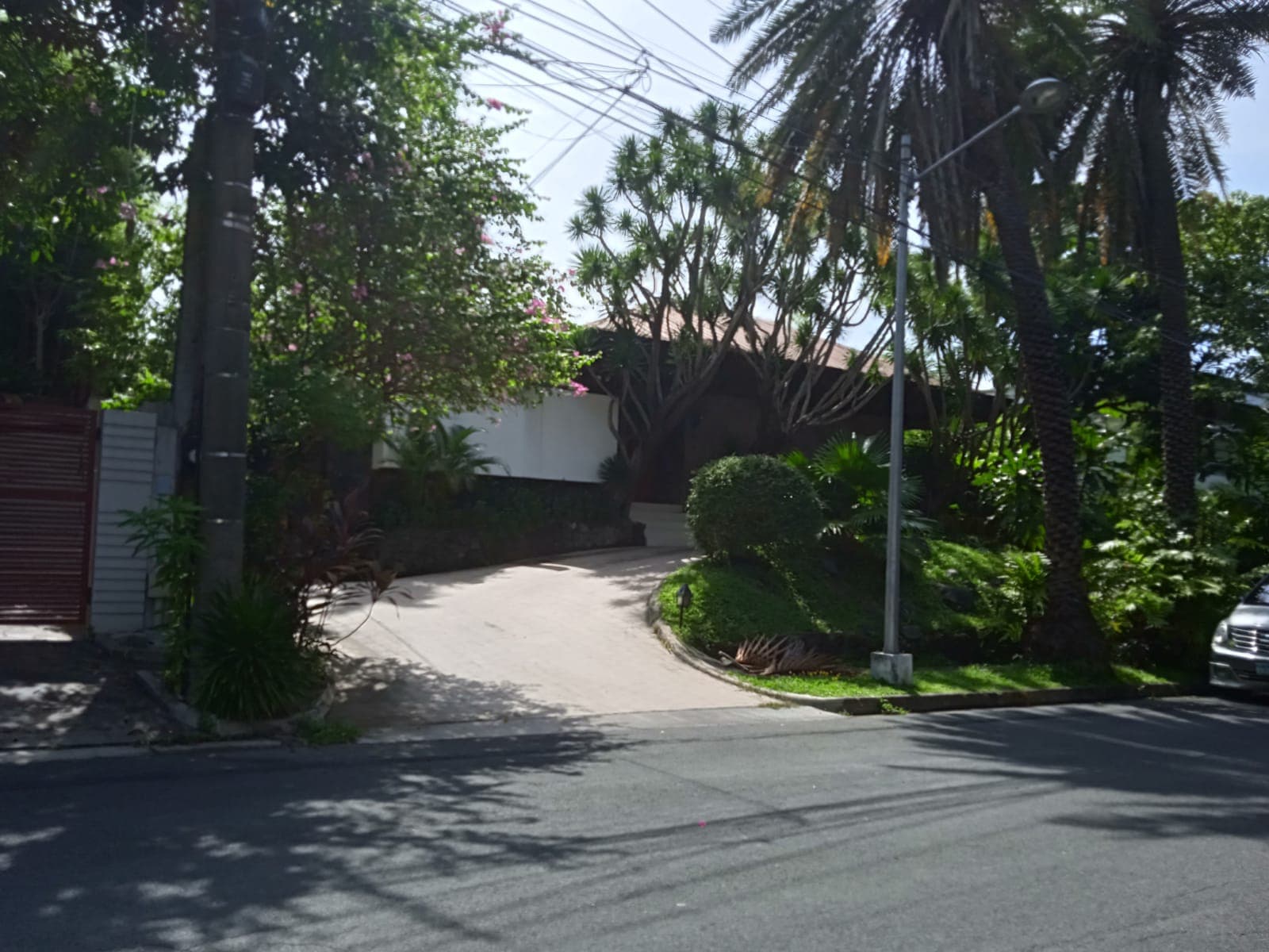Well Maintained House - photo 3