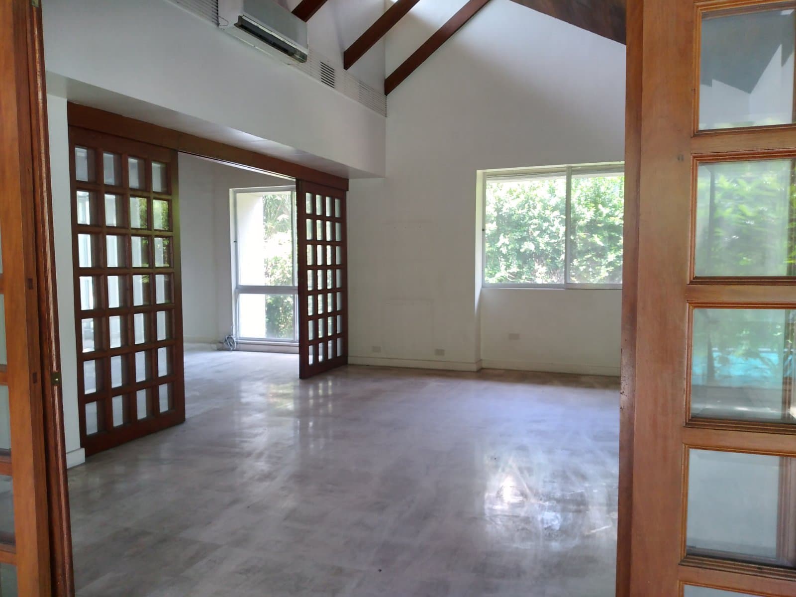 Spacious 6 bedroom - photo 5