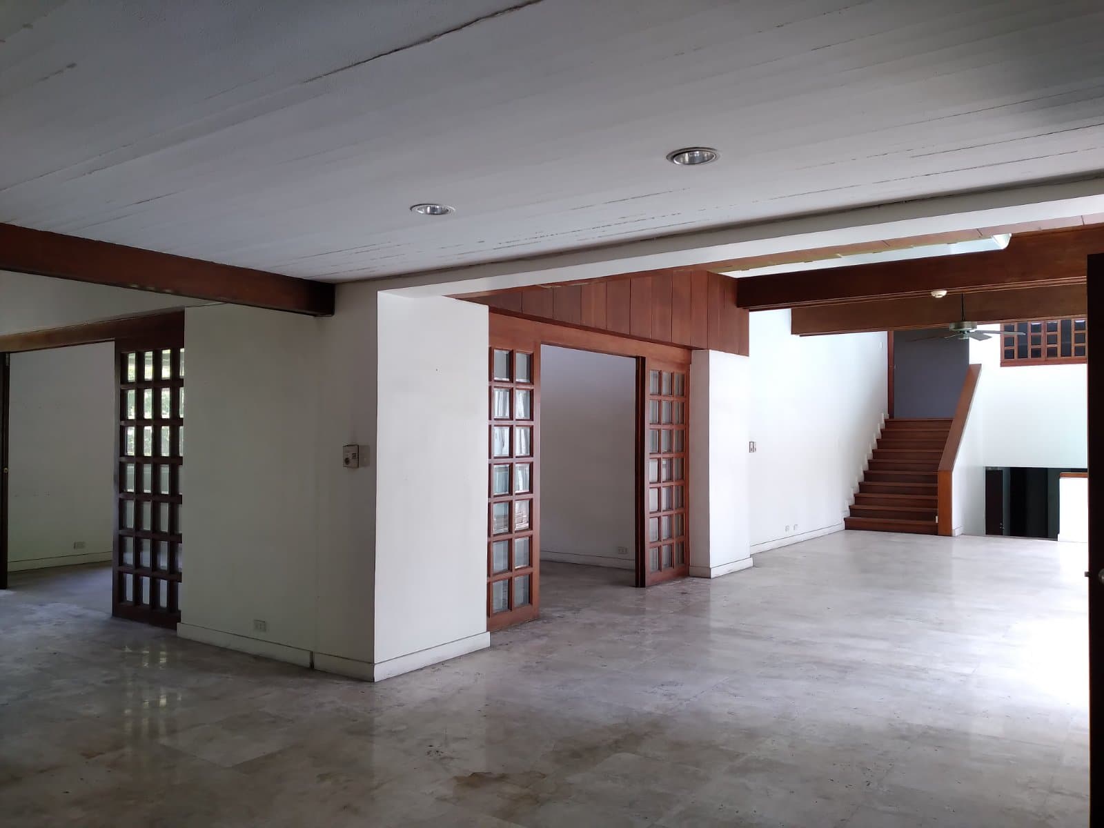 Spacious 6 bedroom - photo 3