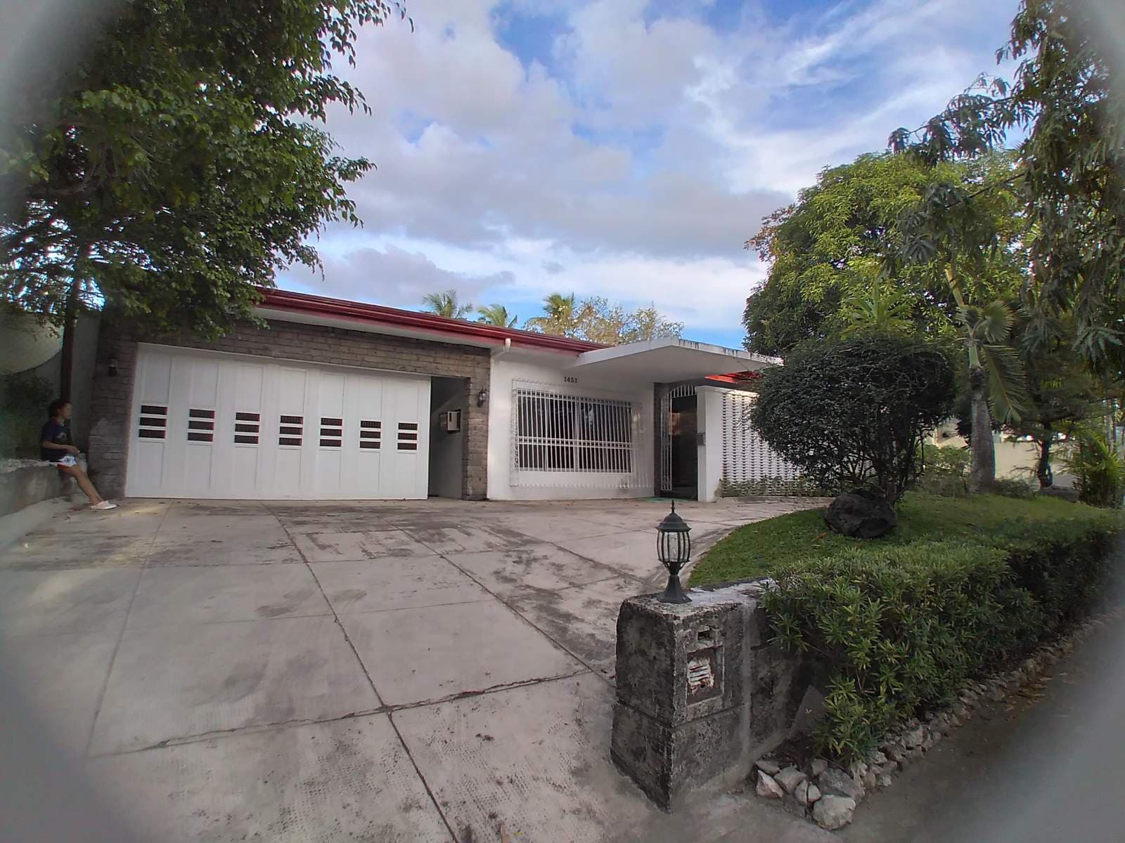 Classic 2 Storey House - Dasmarinas Village, Makati - photo 1