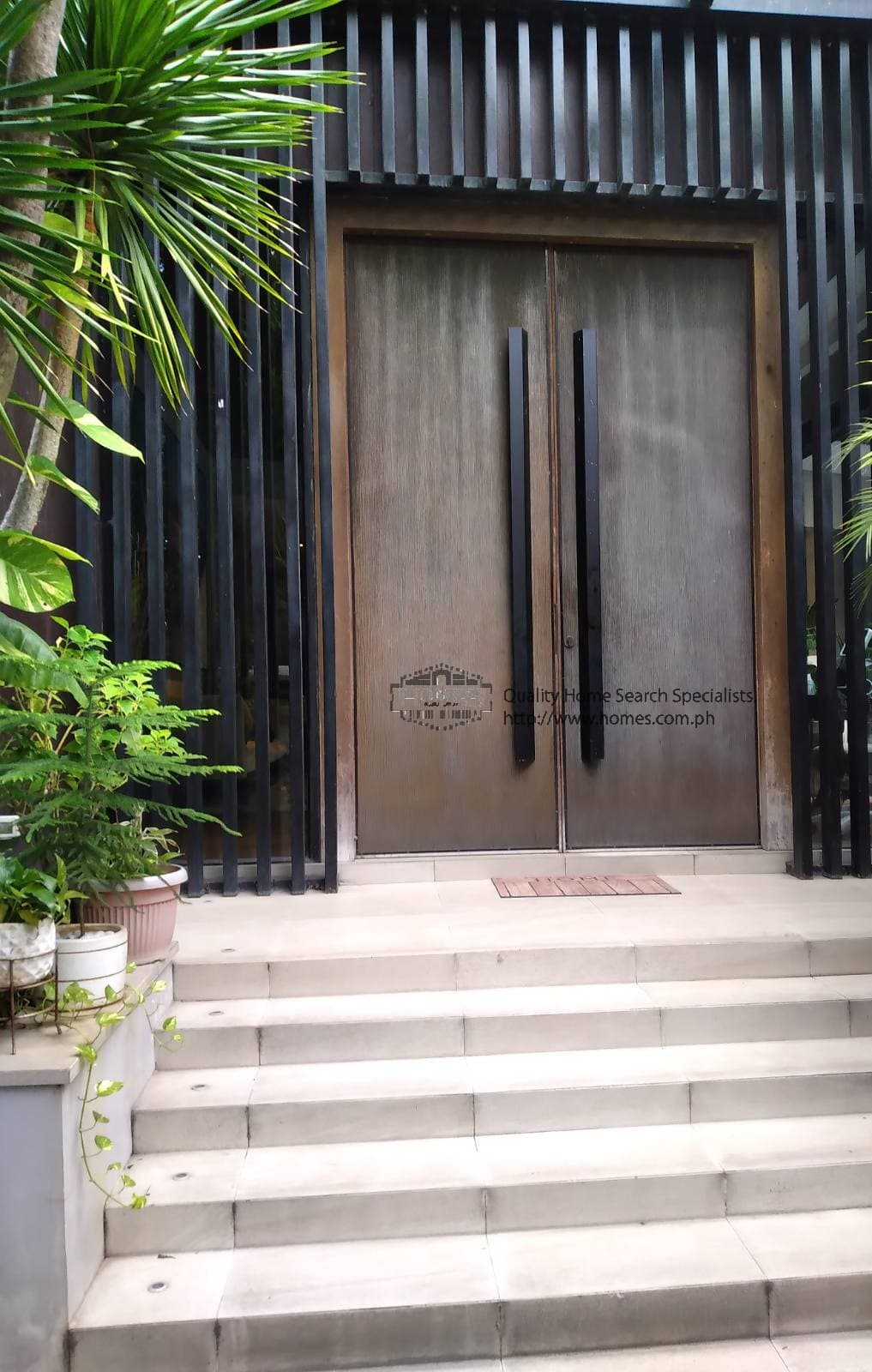 Modern corner House - Dasmarinas Village, Makati - photo 1
