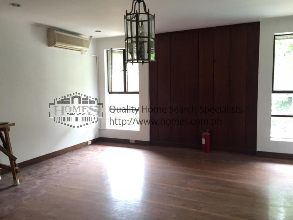 Renovated split level with large lanai - photo 3