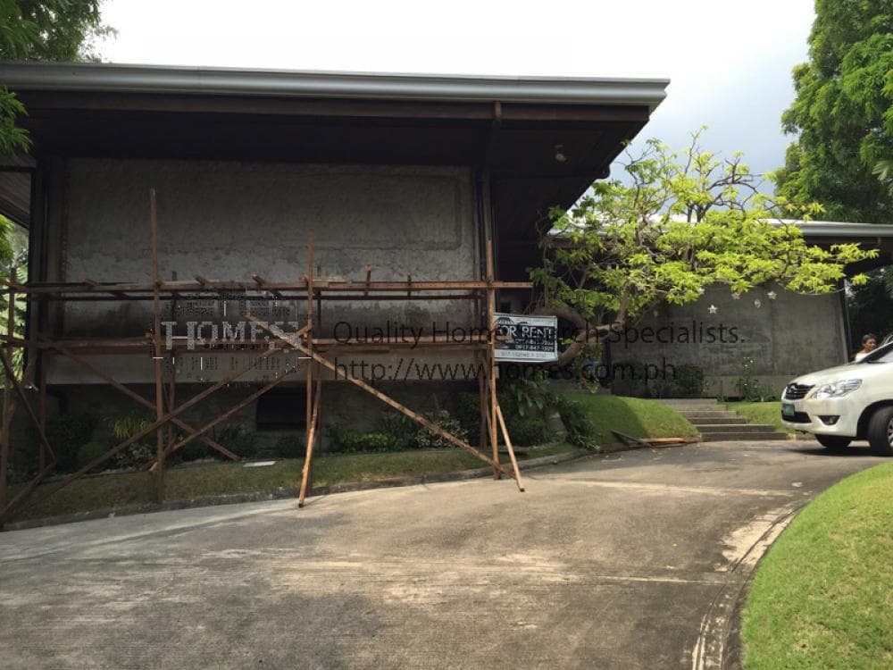Renovated split level with large lanai - Dasmarinas Village, Makati - photo 1
