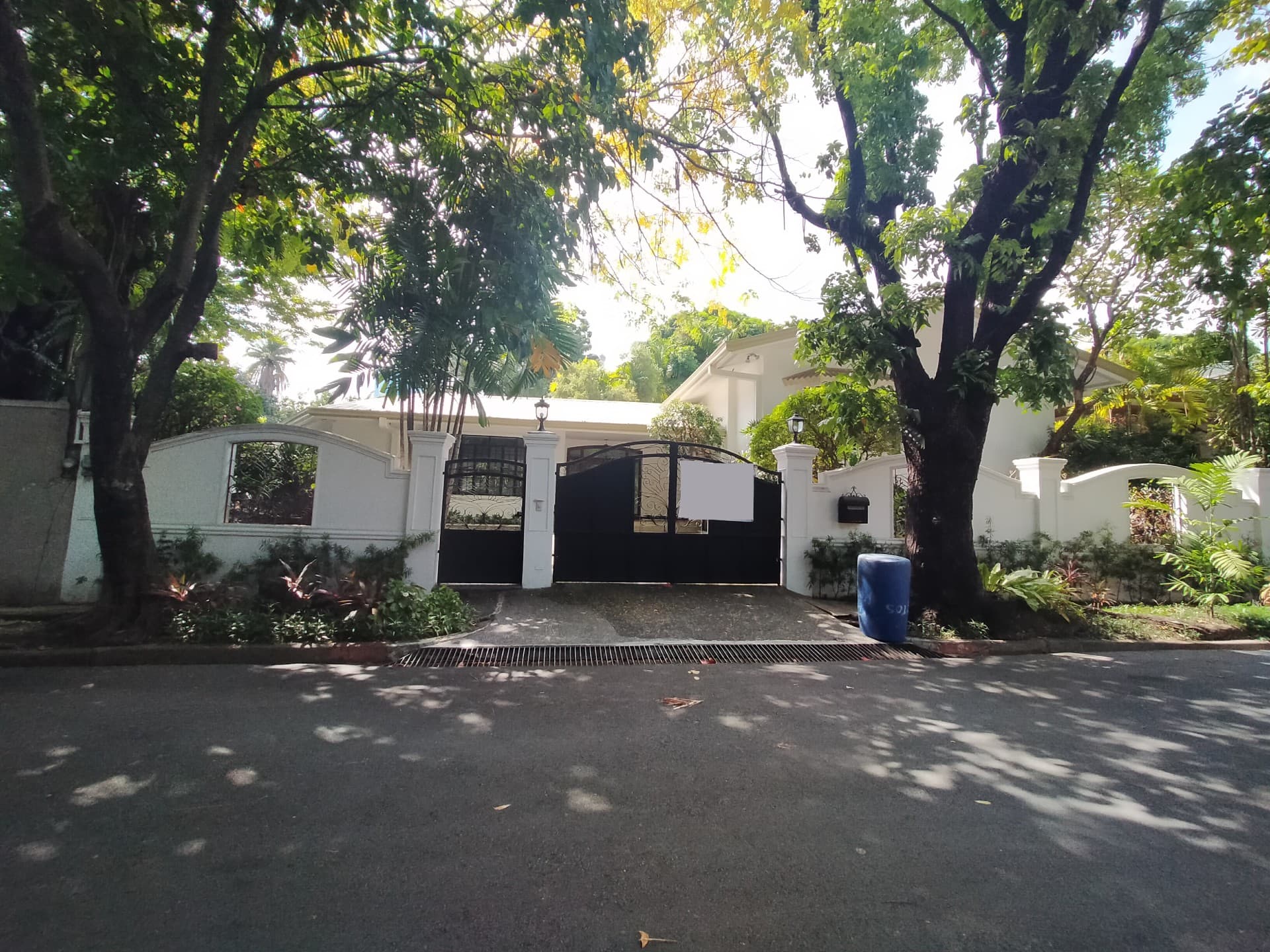Split Type House - Urdaneta Village, Makati - photo 1