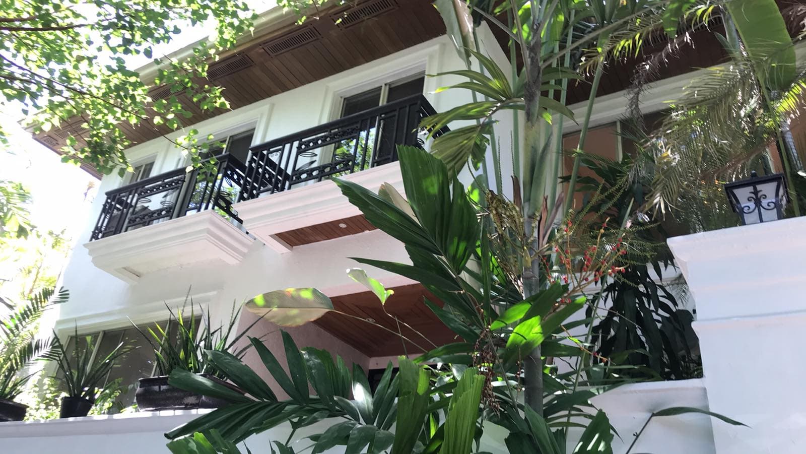4 Bedroom House with Pool - Bel Air, Makati - photo 1