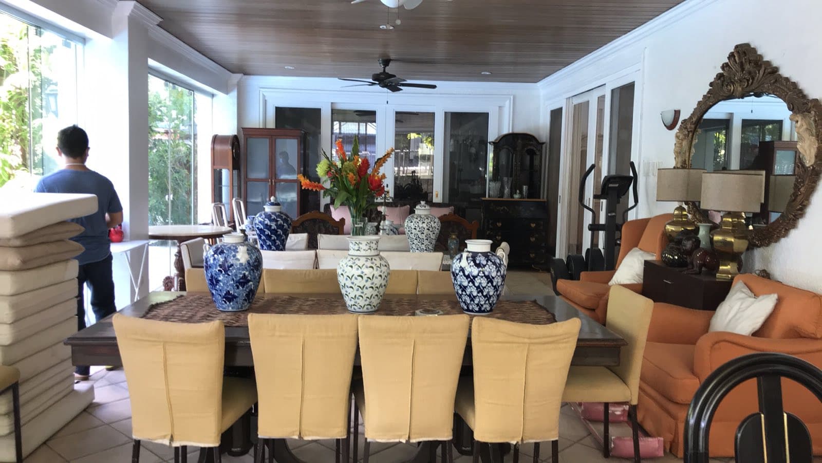 4 Bedroom House with Pool - photo 4
