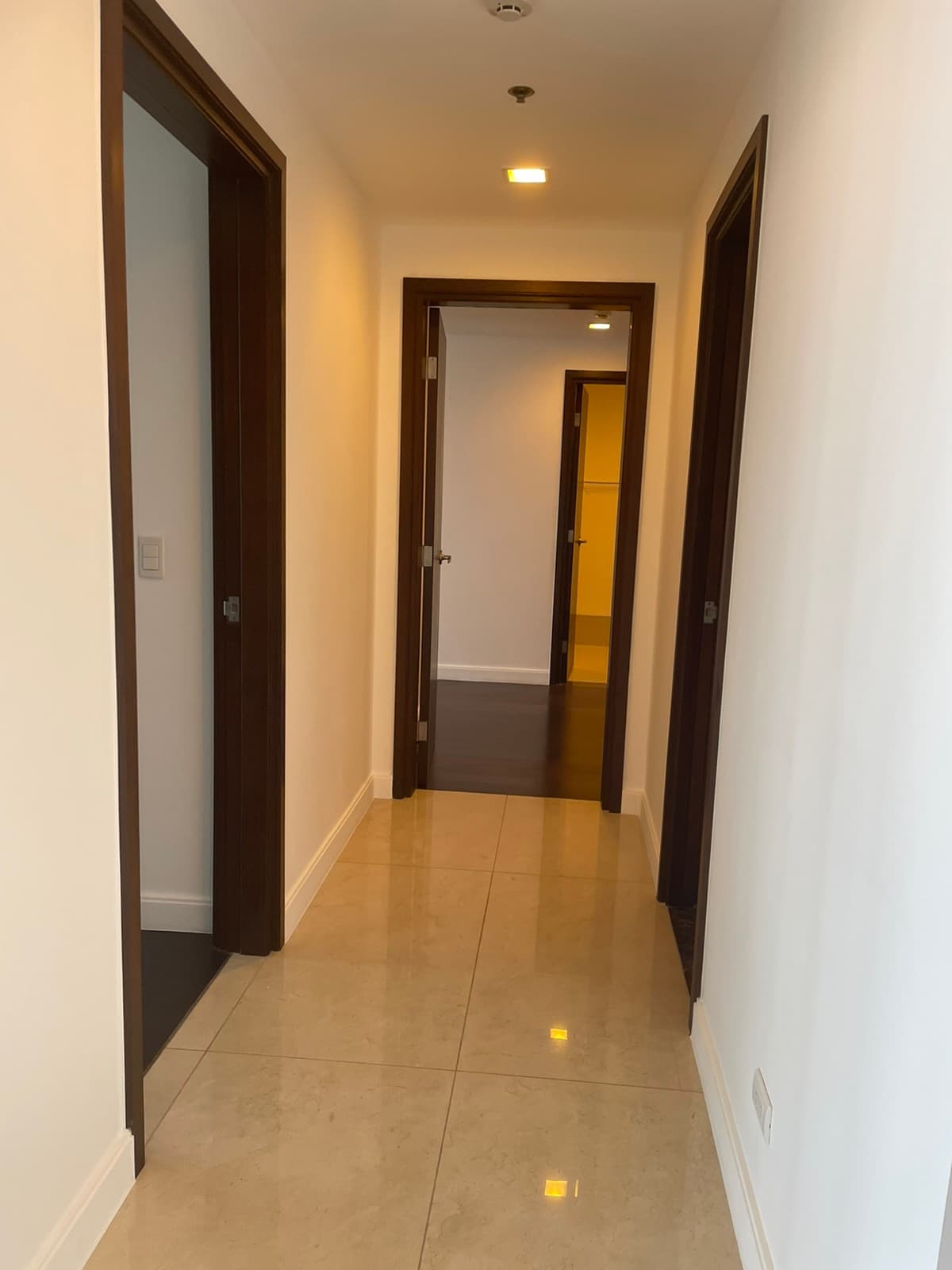3-bedroom Sky Suite, with long-span balcony in The Suites at One Bonifacio High Street - photo 4