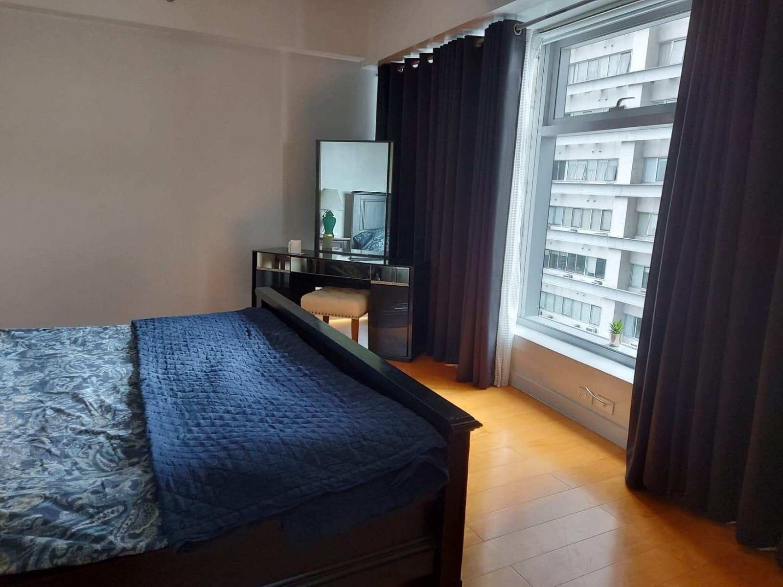 Fully Furnished 3 Bedroom Unit - photo 5