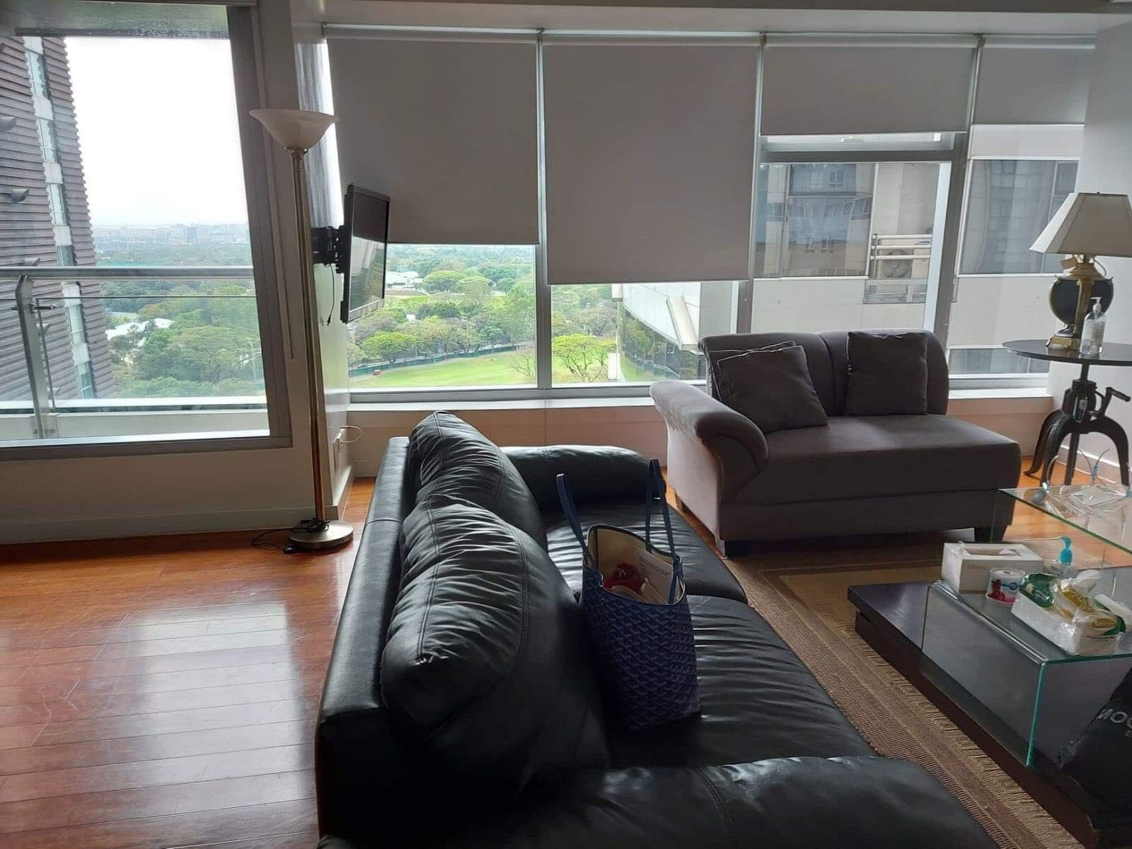 Fully Furnished 3 Bedroom Unit - photo 2
