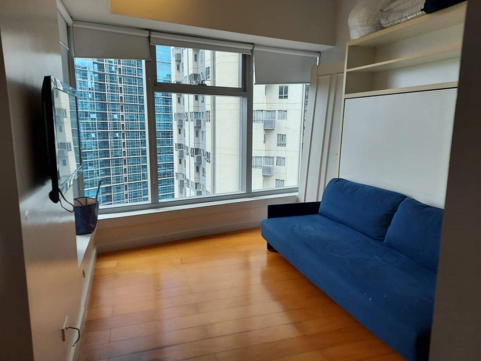Fully Furnished 3 Bedroom Unit - photo 3