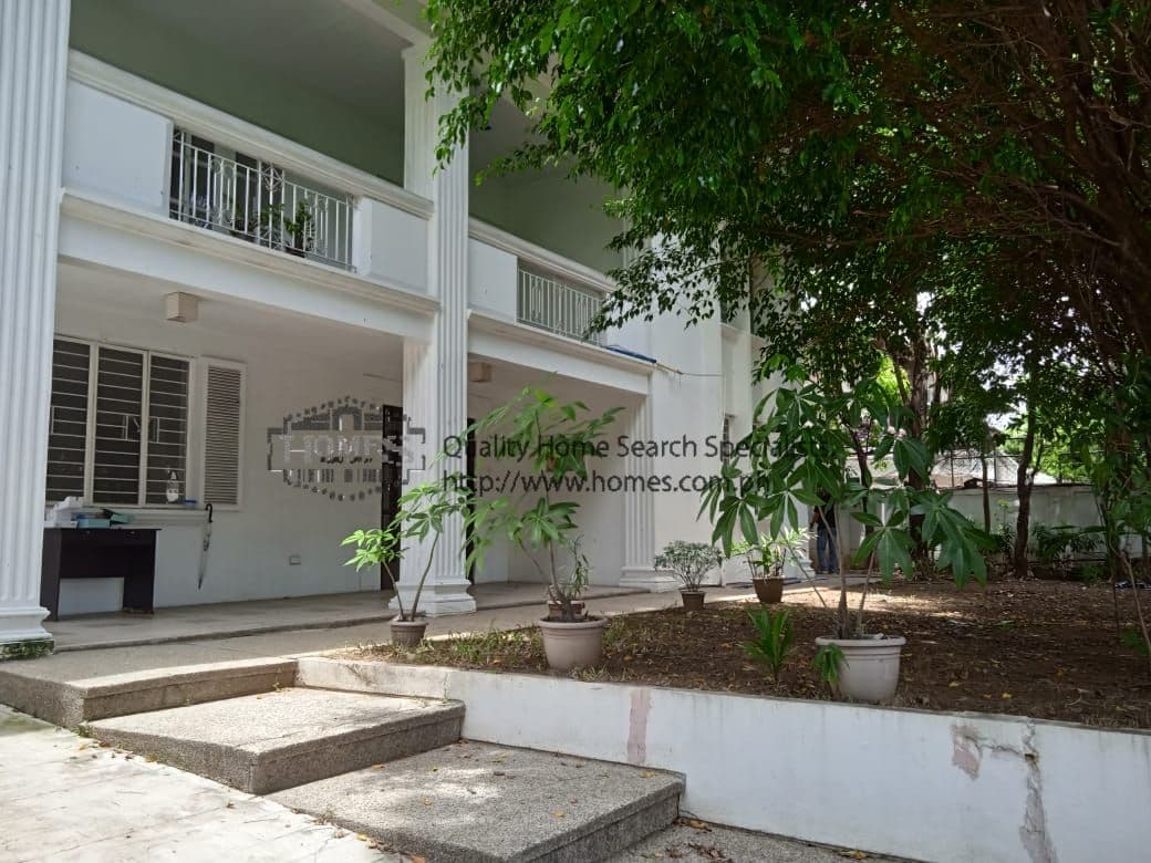 Spacious 2 storey house - photo 2
