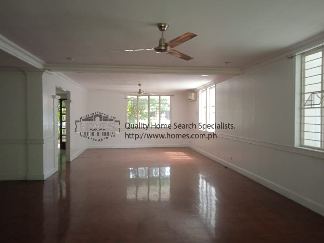 Spacious 2 storey house - photo 3