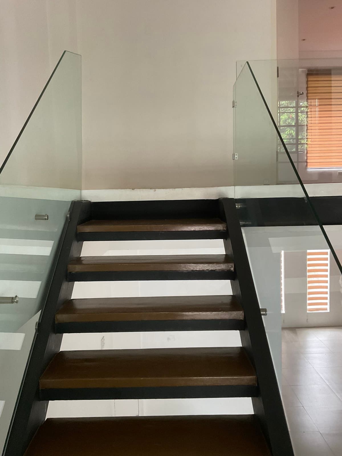 Modern 3 bedroom with pool - photo 4
