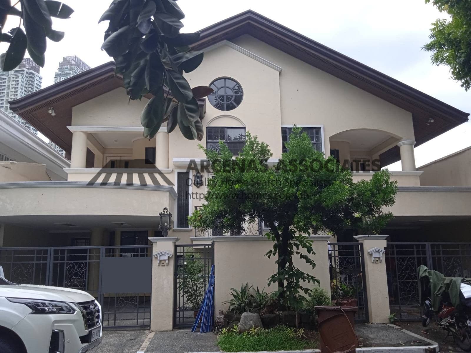 Great Value Homey 3 storey Duplex house for sale in San Lorenzo Village - San Lorenzo, Makati - photo 1