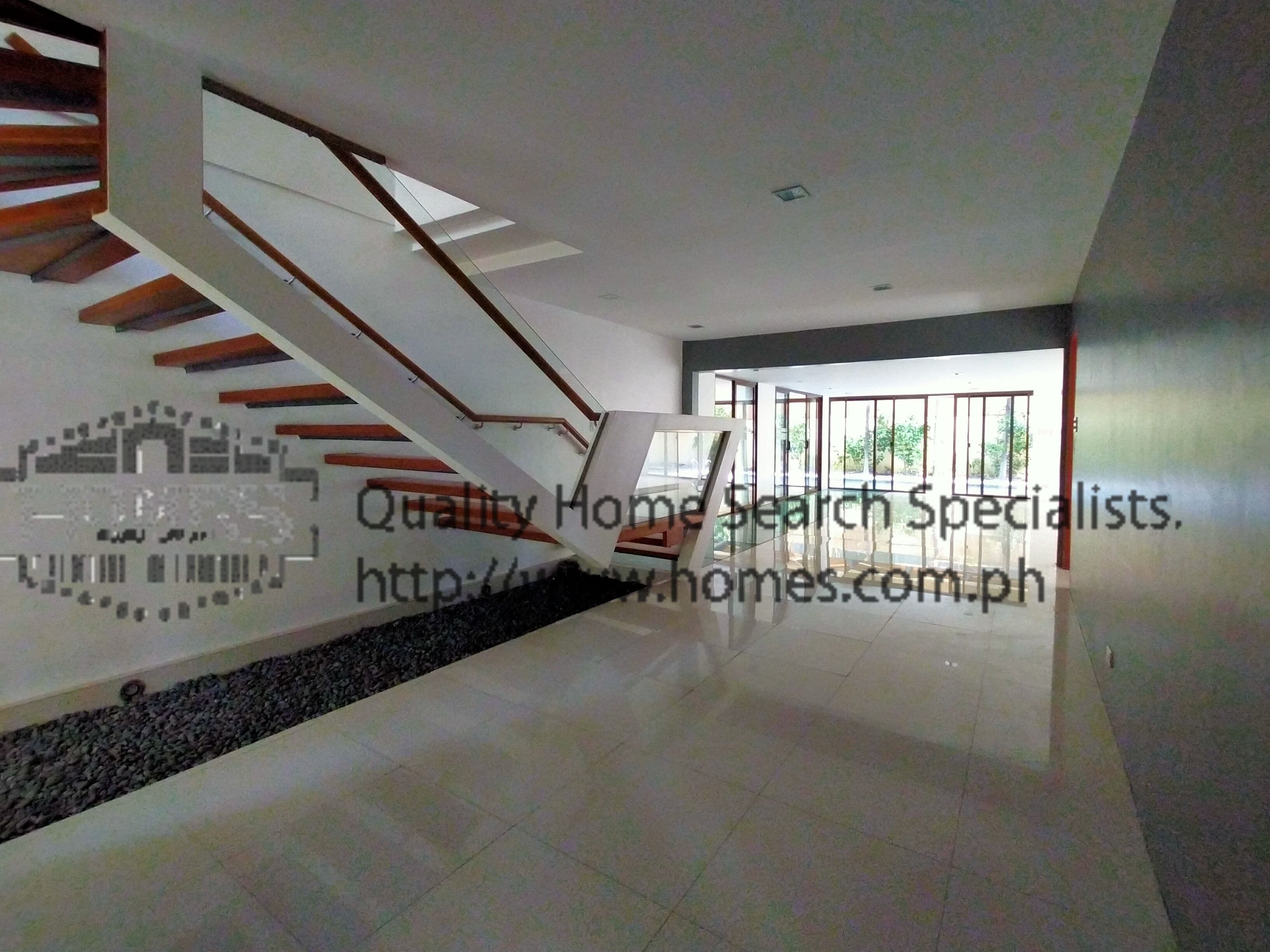 Well spaced modern house - photo 2