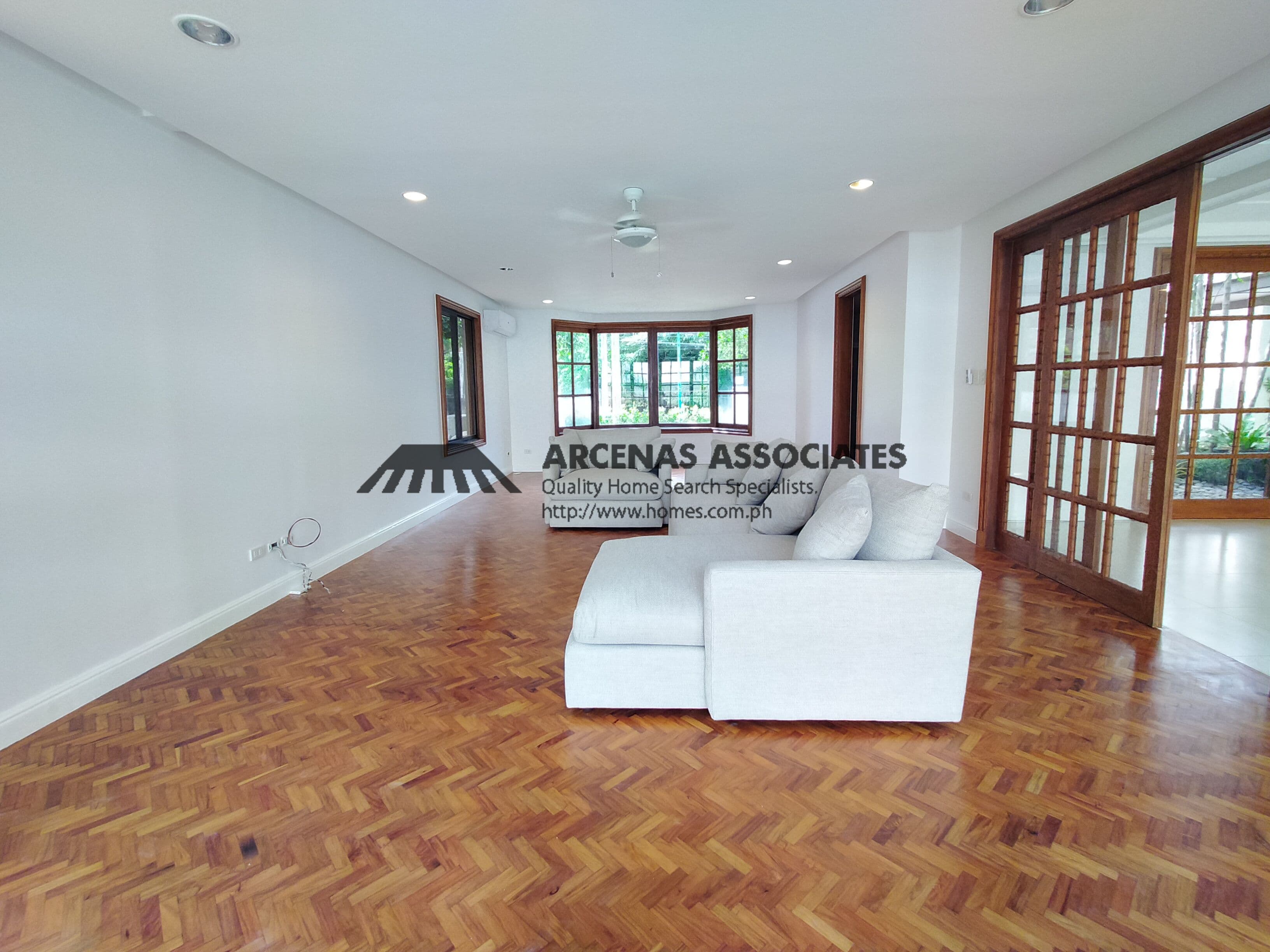 Modern 2 Storey House - photo 2