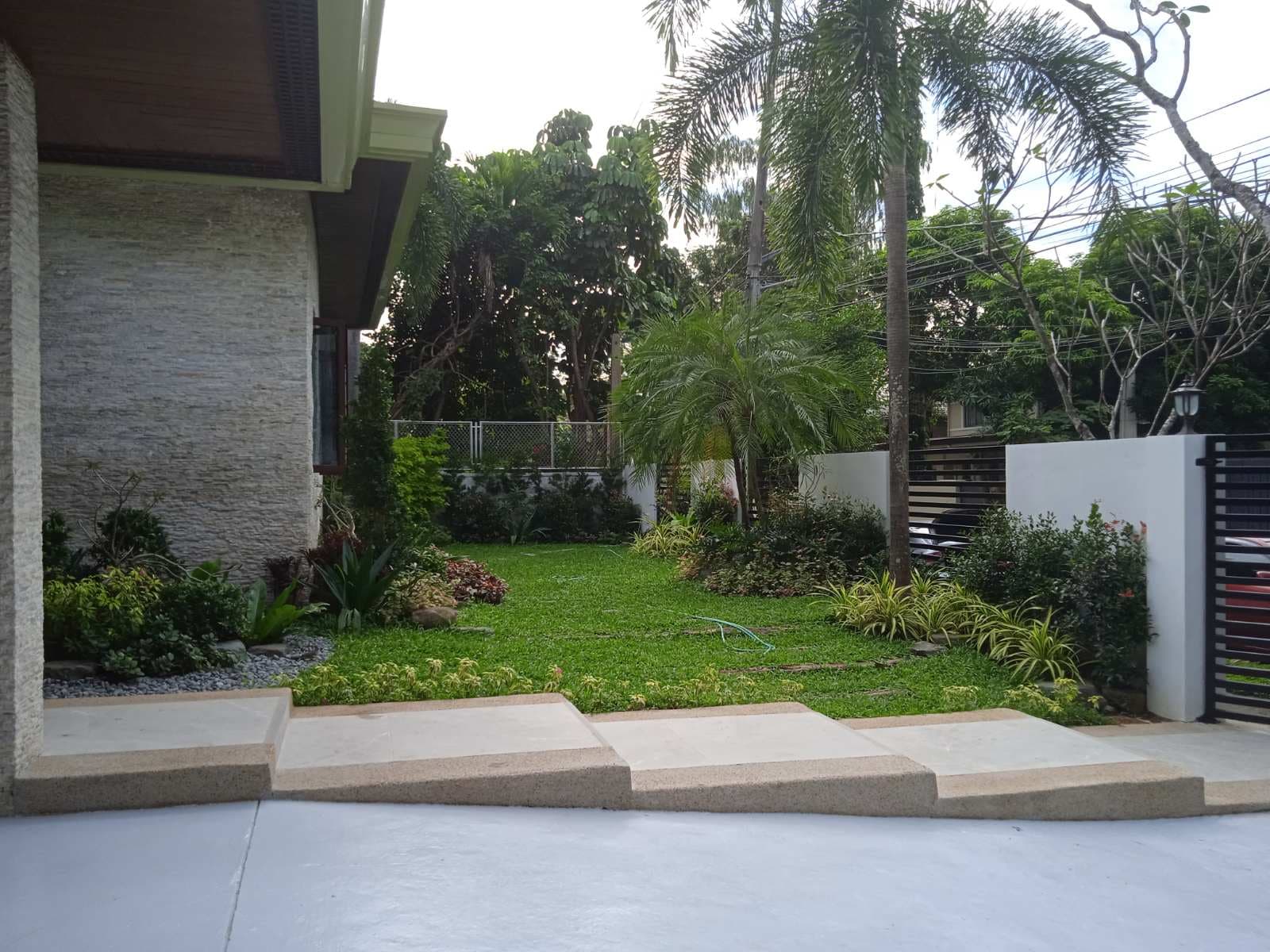 Renovated 4 bedroom house - photo 4