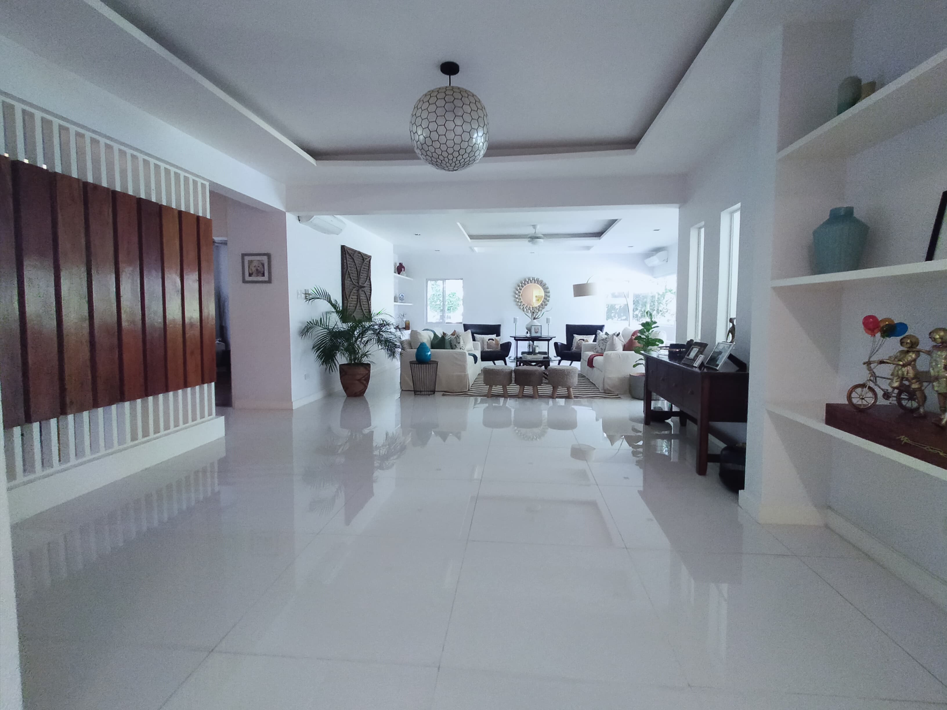 Large Renovated House - photo 2