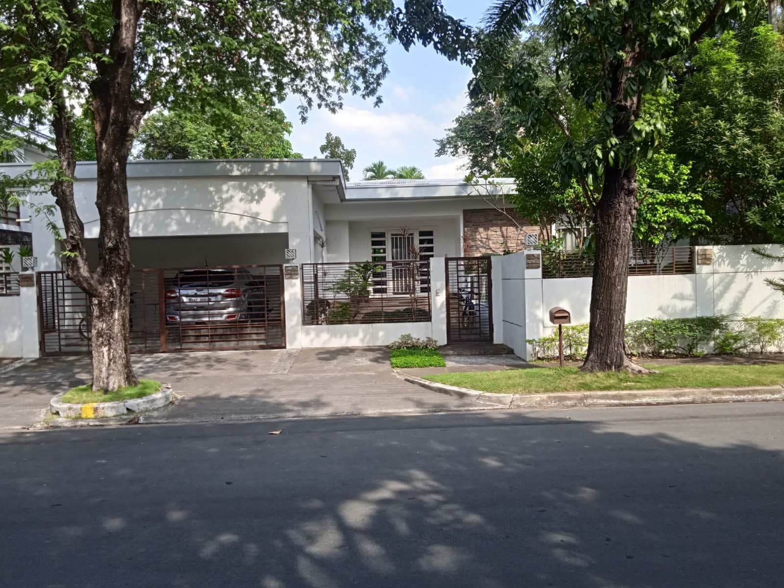 Well designed bungalow - Dasmarinas Village, Makati - photo 1