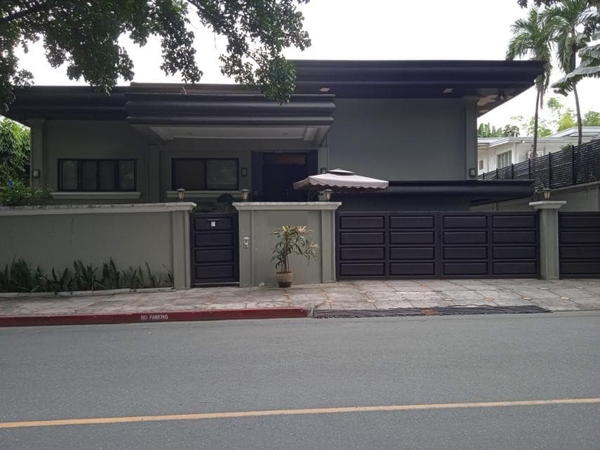 Nicely maintained 2-storey - Dasmarinas Village, Makati - photo 1