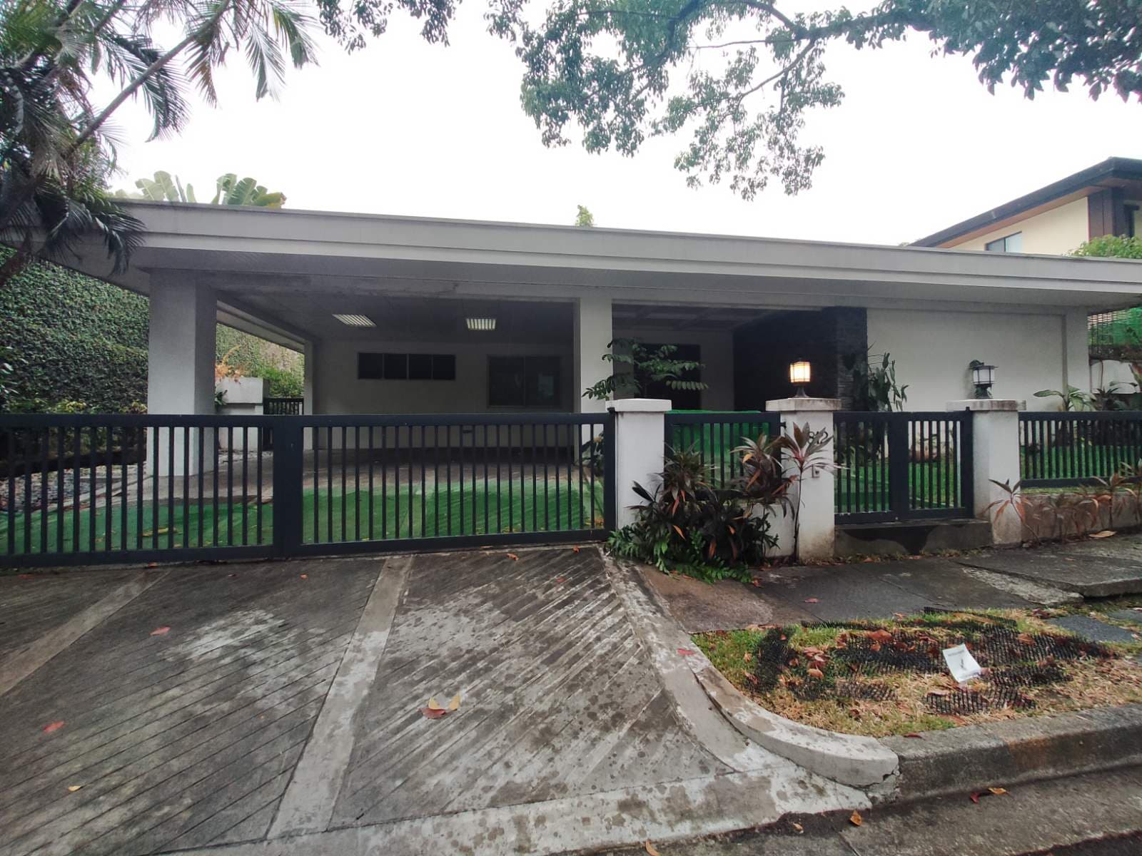 3 Bedroom House with a den for Rent in Dasmarinas Village - Dasmarinas Village, Makati - photo 1