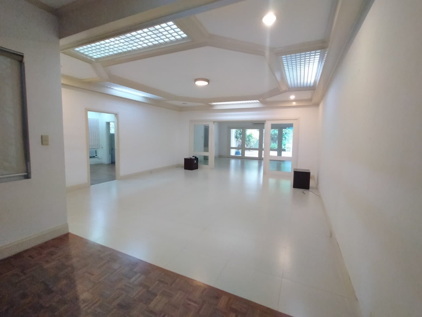 3 Bedroom House with a den for Rent in Dasmarinas Village - photo 2