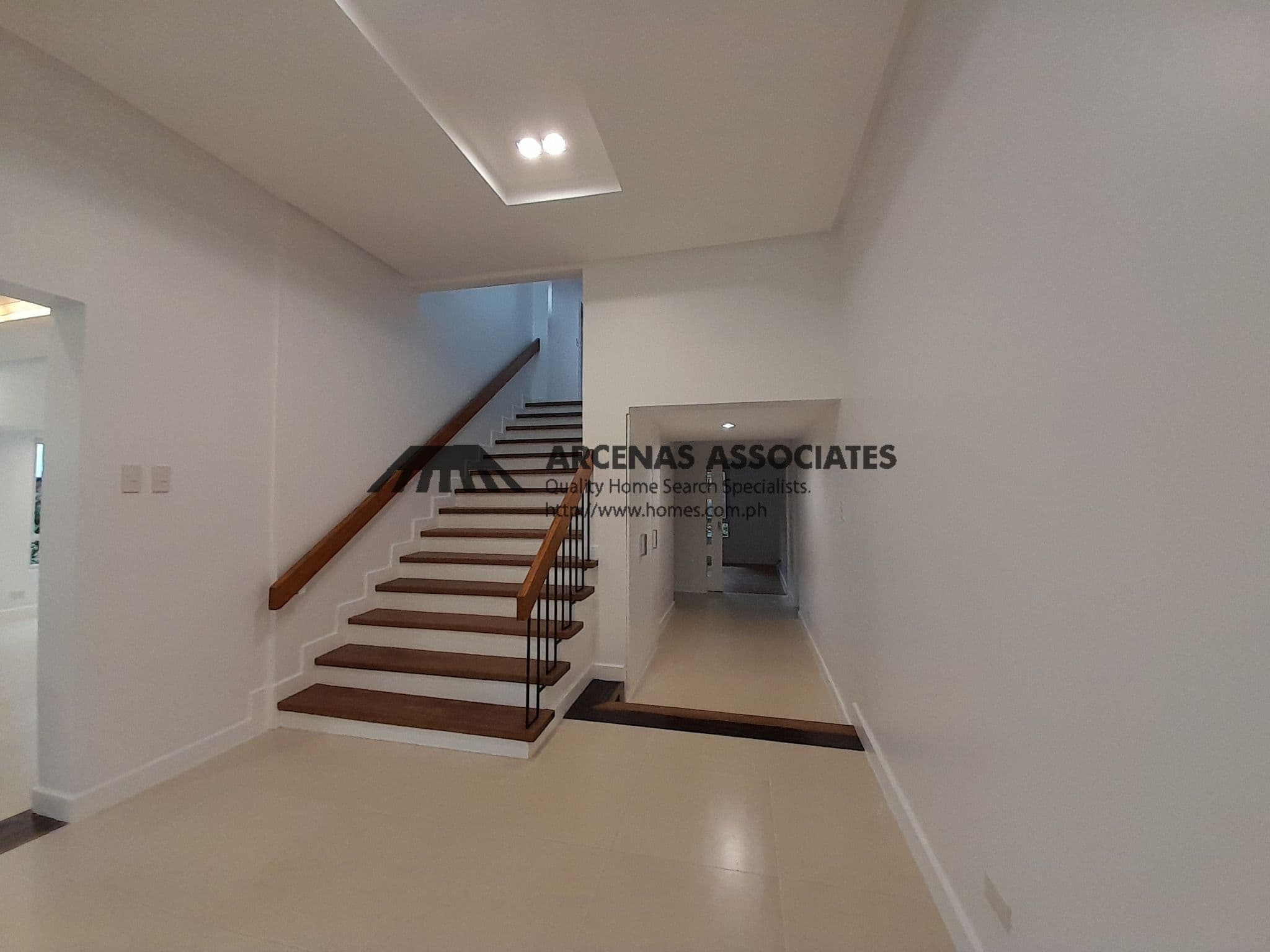 Simple and functional 2-storey - photo 3