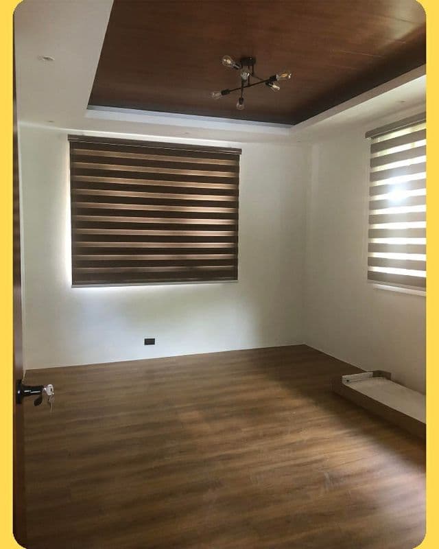 Fully Renovated 5 Bedroom House - photo 2