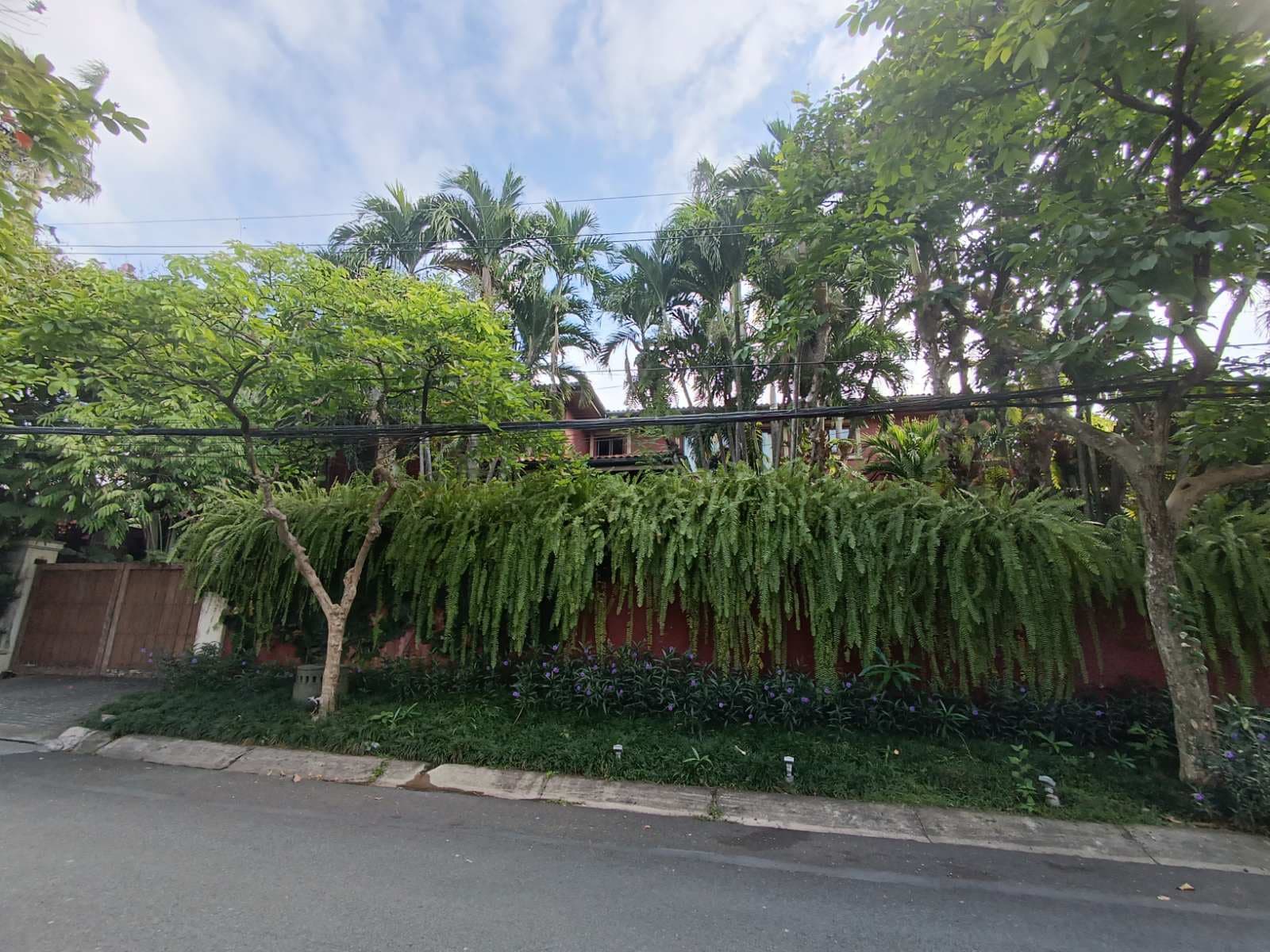 Elegant 2 Storey House - Forbes Park, Makati - photo 1