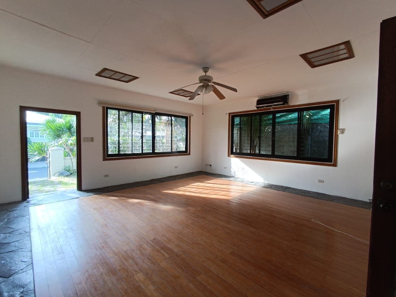 2 Storey 4 bedroom house - photo 5