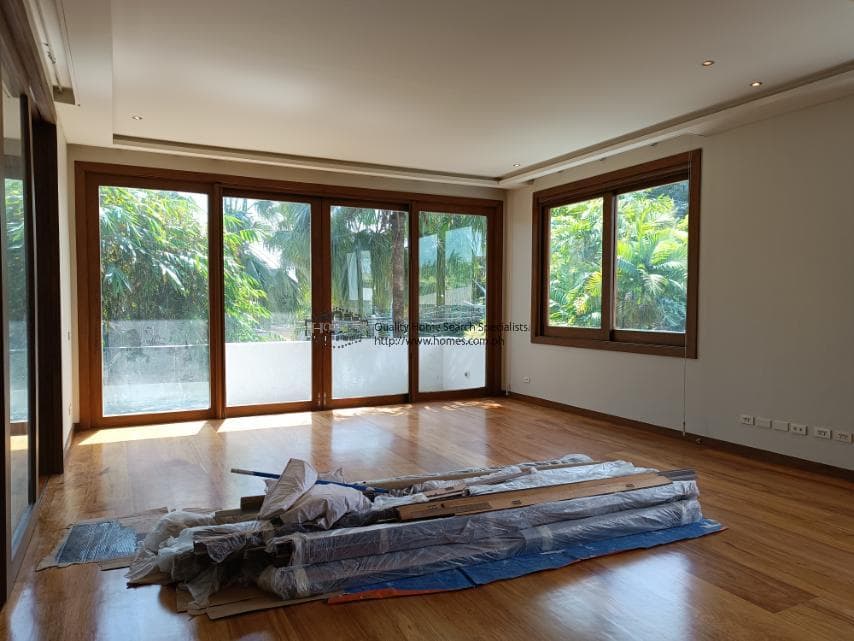 Modern 2 storey house - photo 4