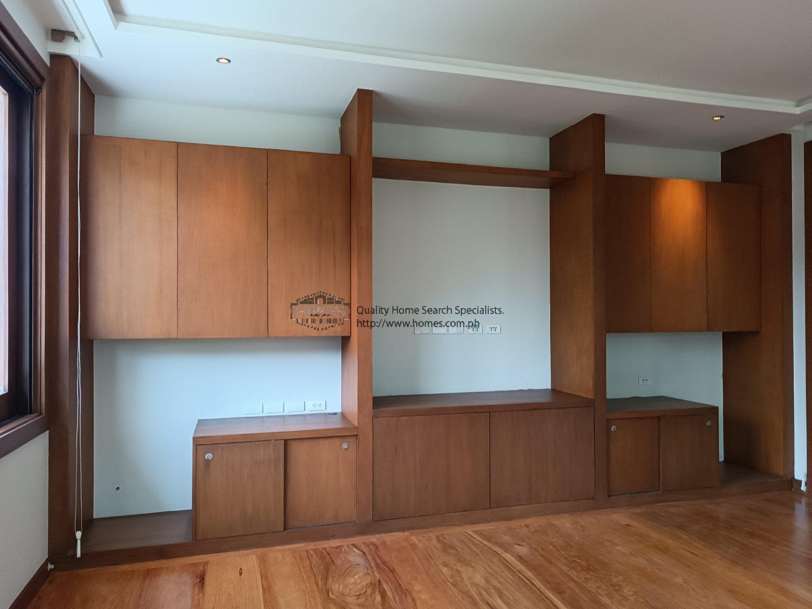 Modern 2 storey house - photo 3