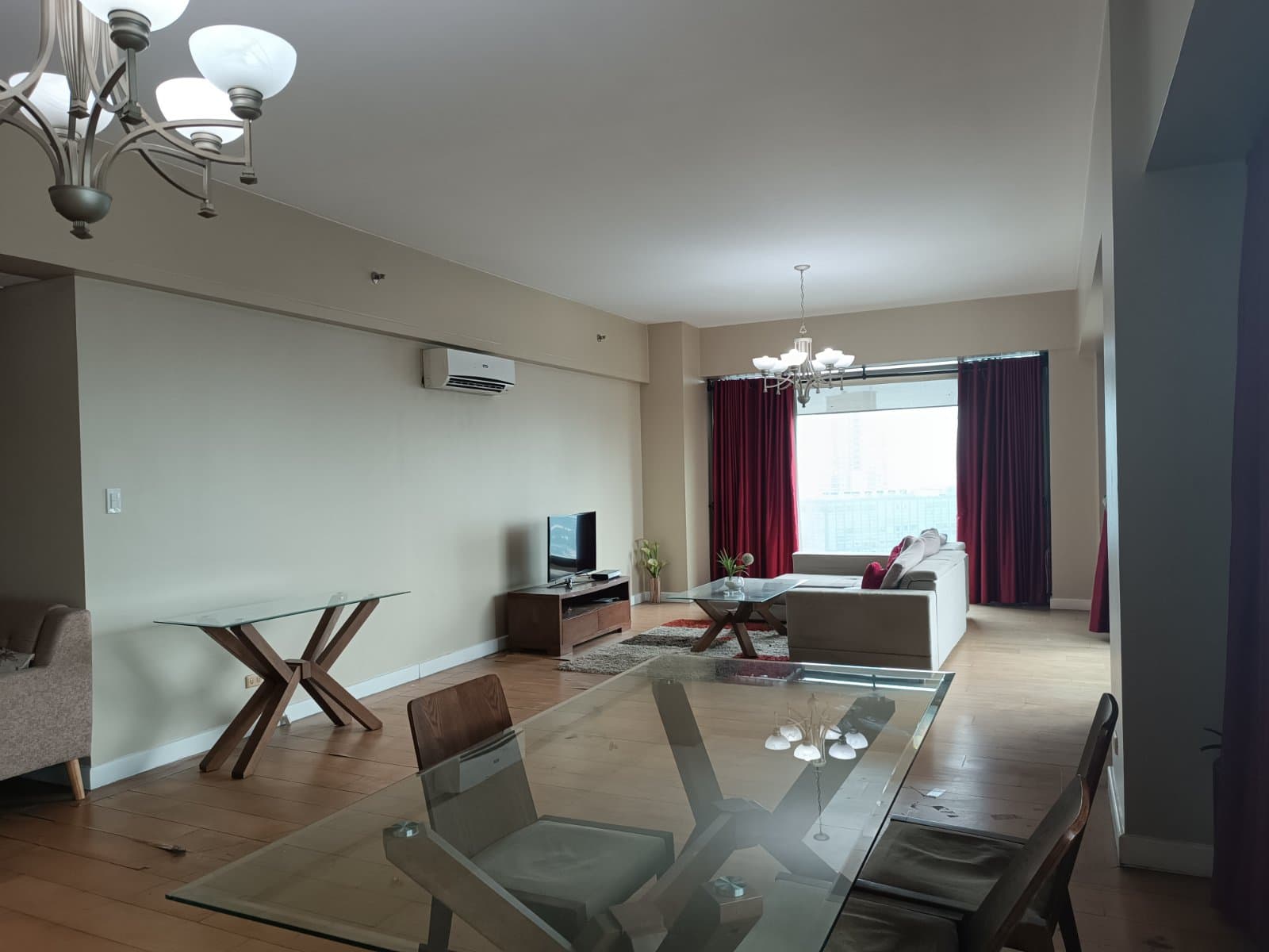 Cozy 3 Bedroom Unit - photo 2