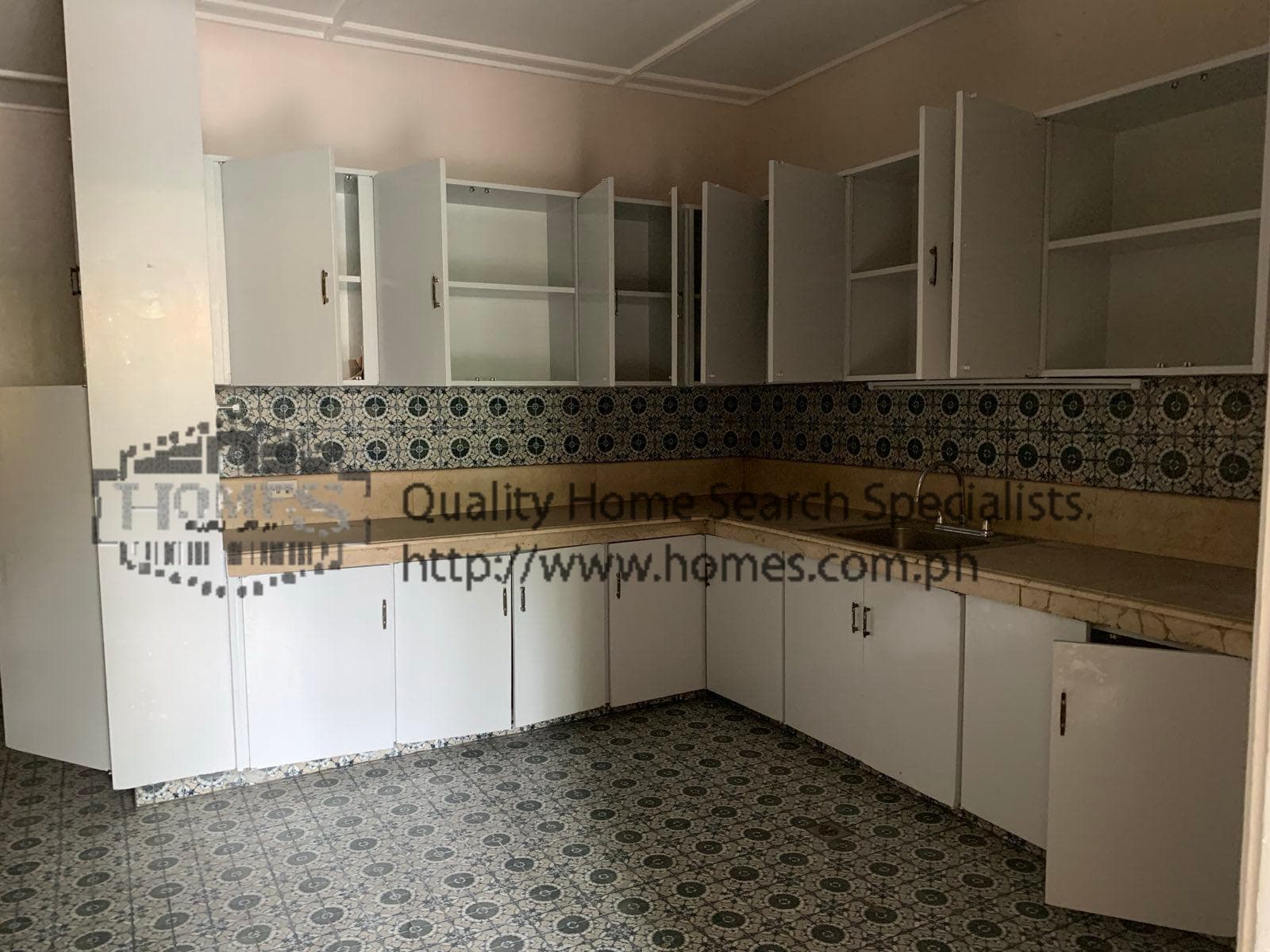 Bungalow 4 Bedroom house - photo 4