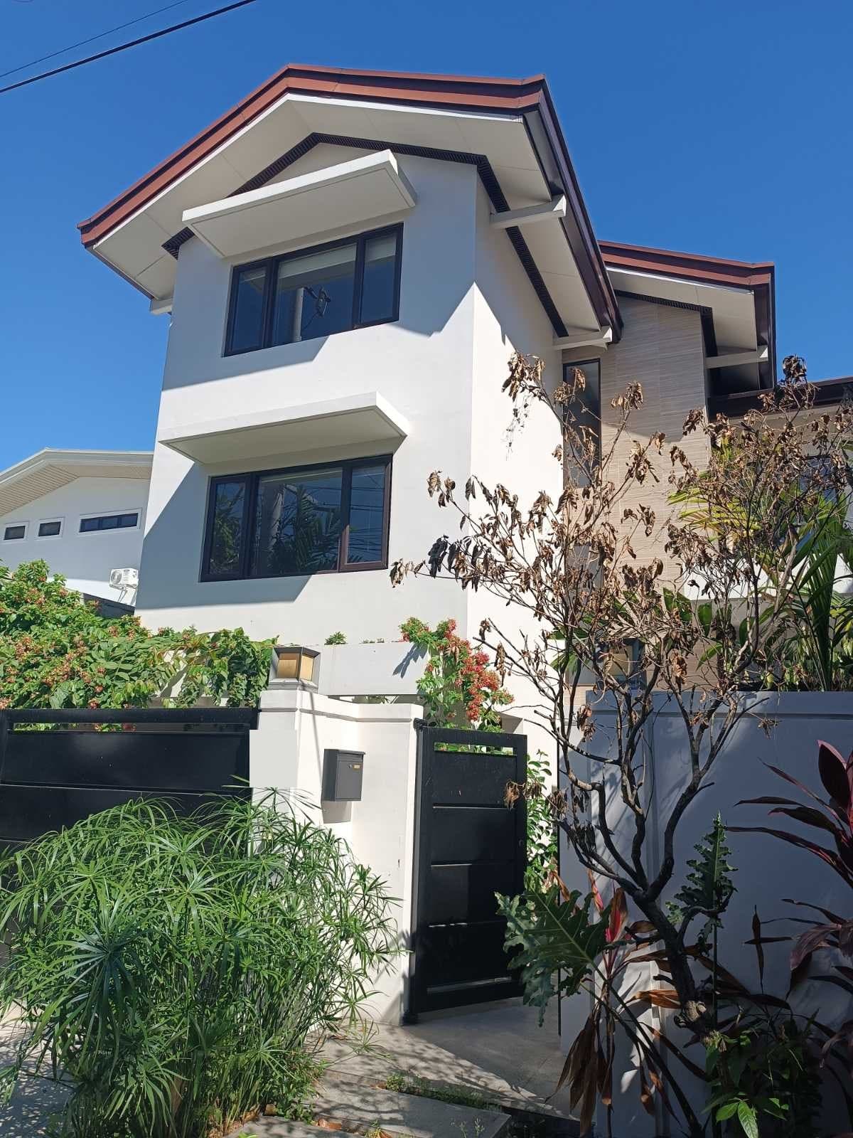 Duplex house with pool - San Lorenzo, Makati - photo 1