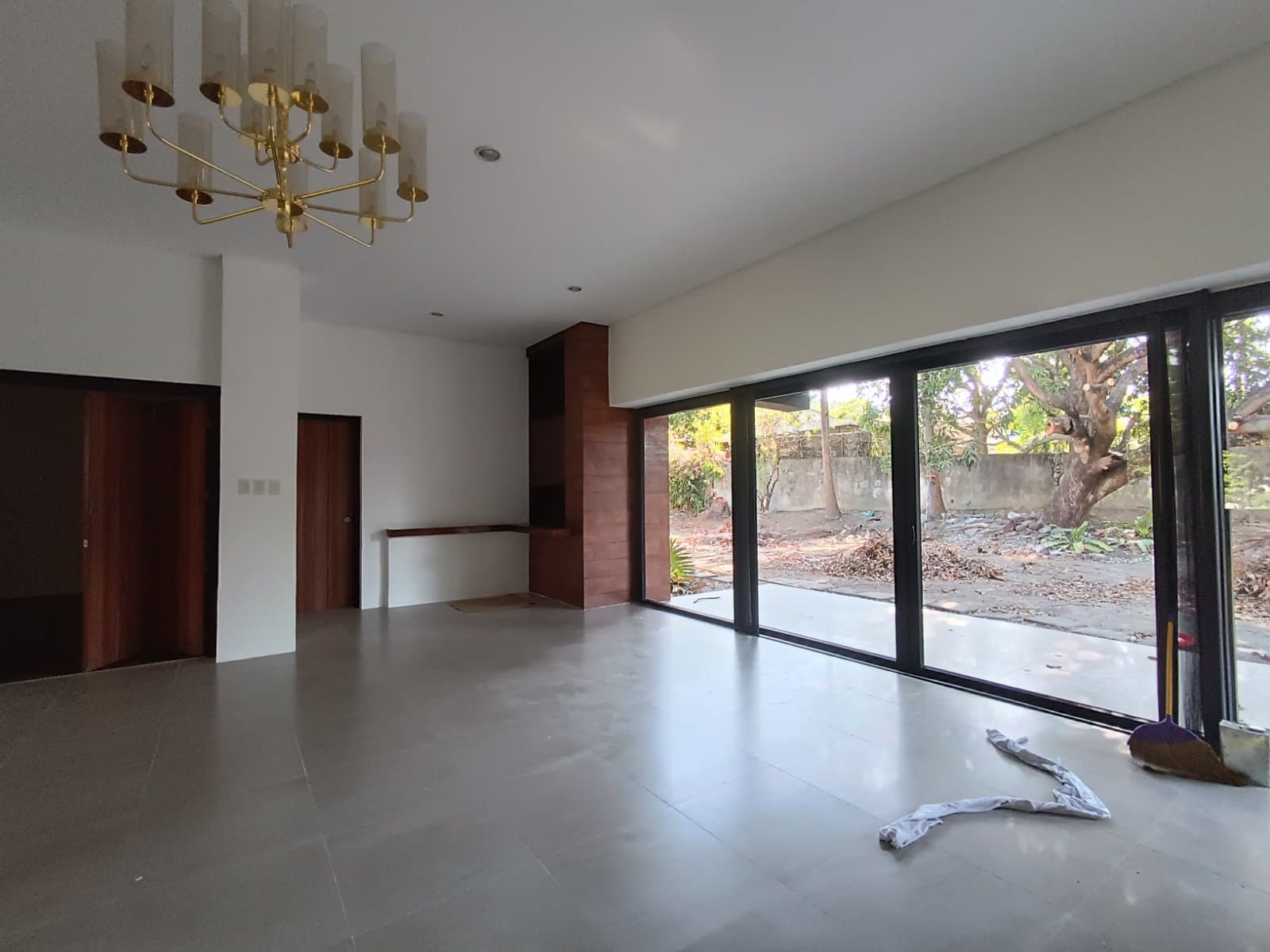Spacious Bungalow House - photo 2
