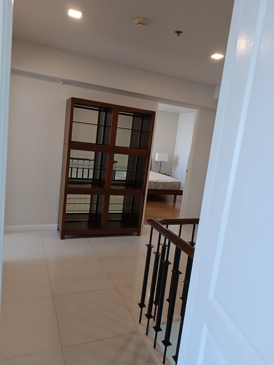 Bi Level 3 Bedroom Penthouse - photo 3