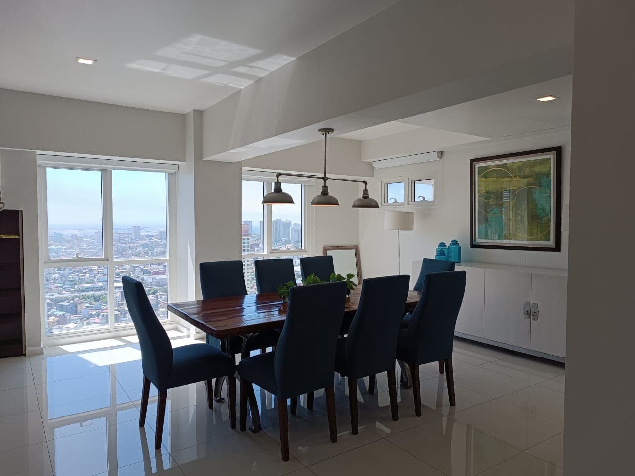 Bi Level 3 Bedroom Penthouse - Legaspi Village, Makati - photo 1