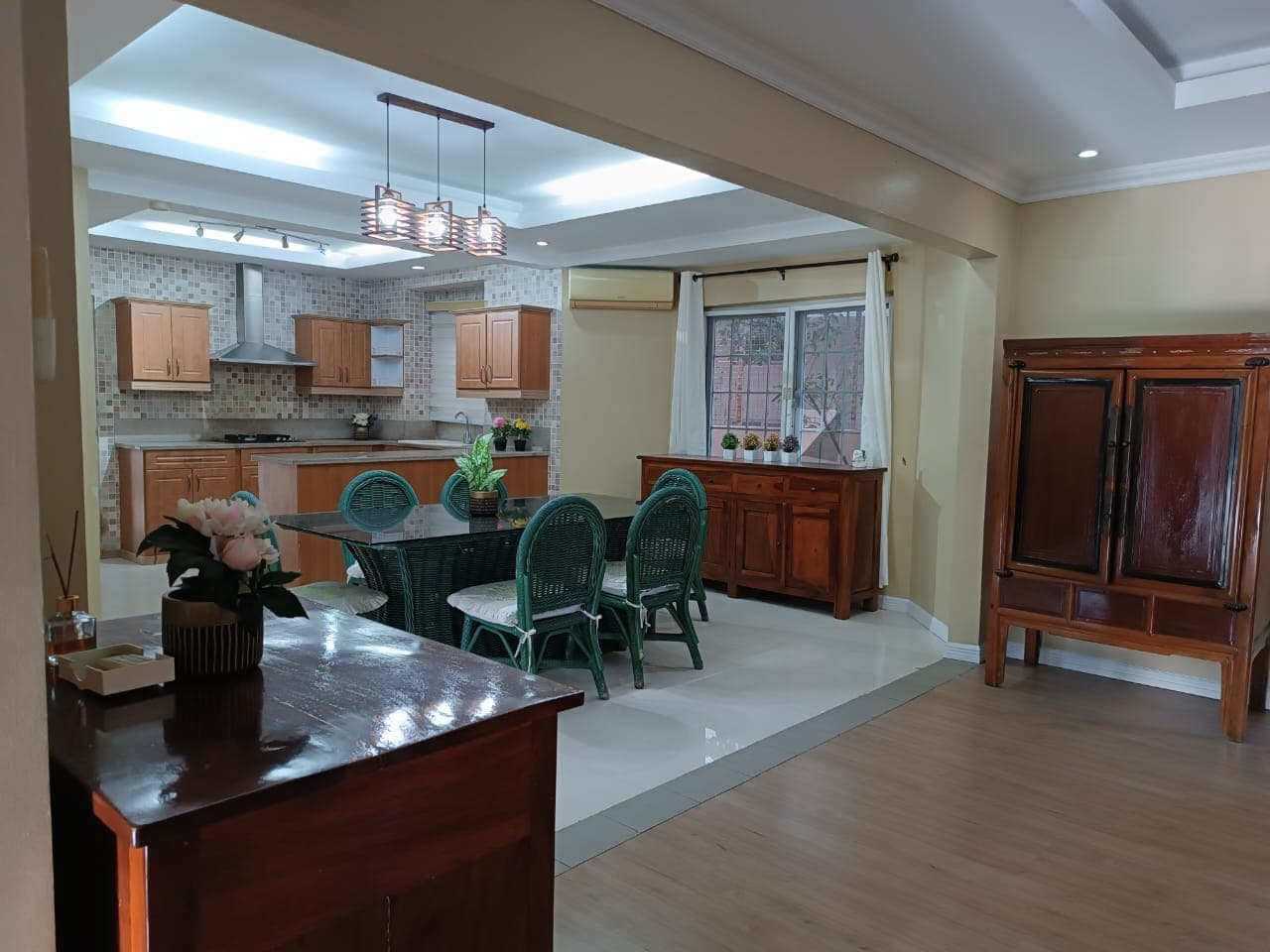 Charming 4 bedroom - photo 3