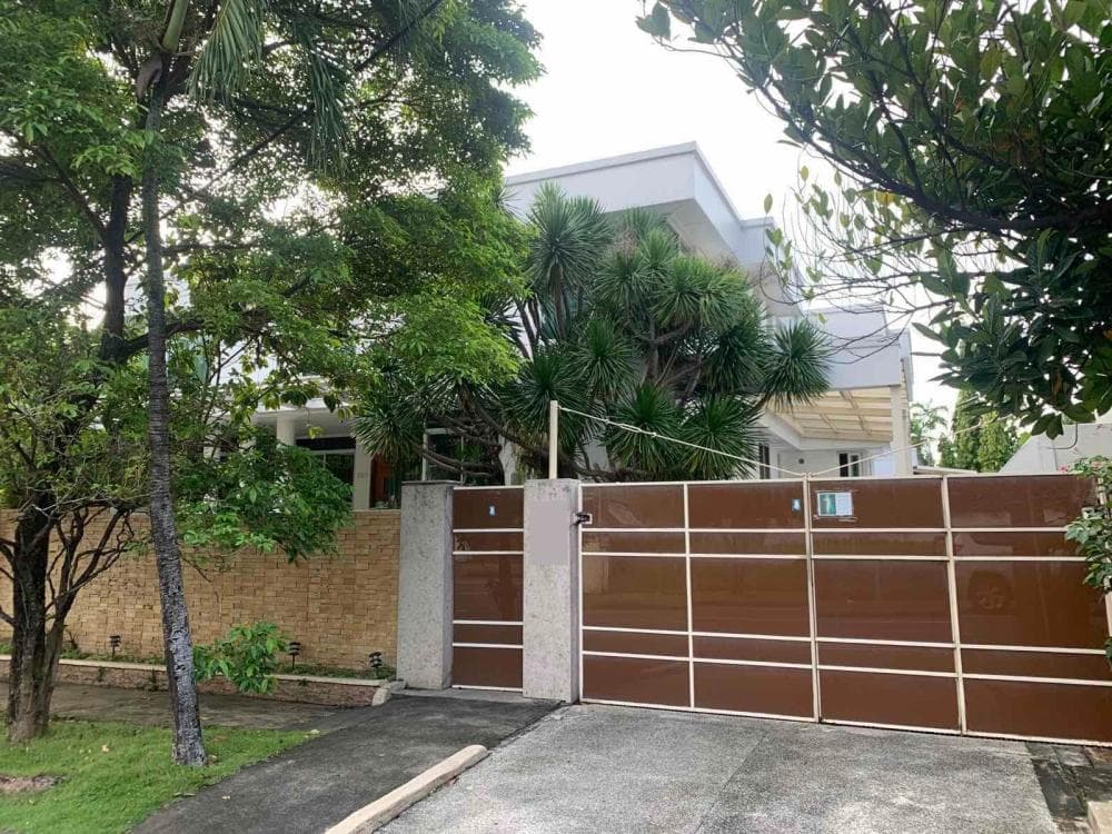 2 Storey House and Lot - Dasmarinas Village, Makati - photo 1