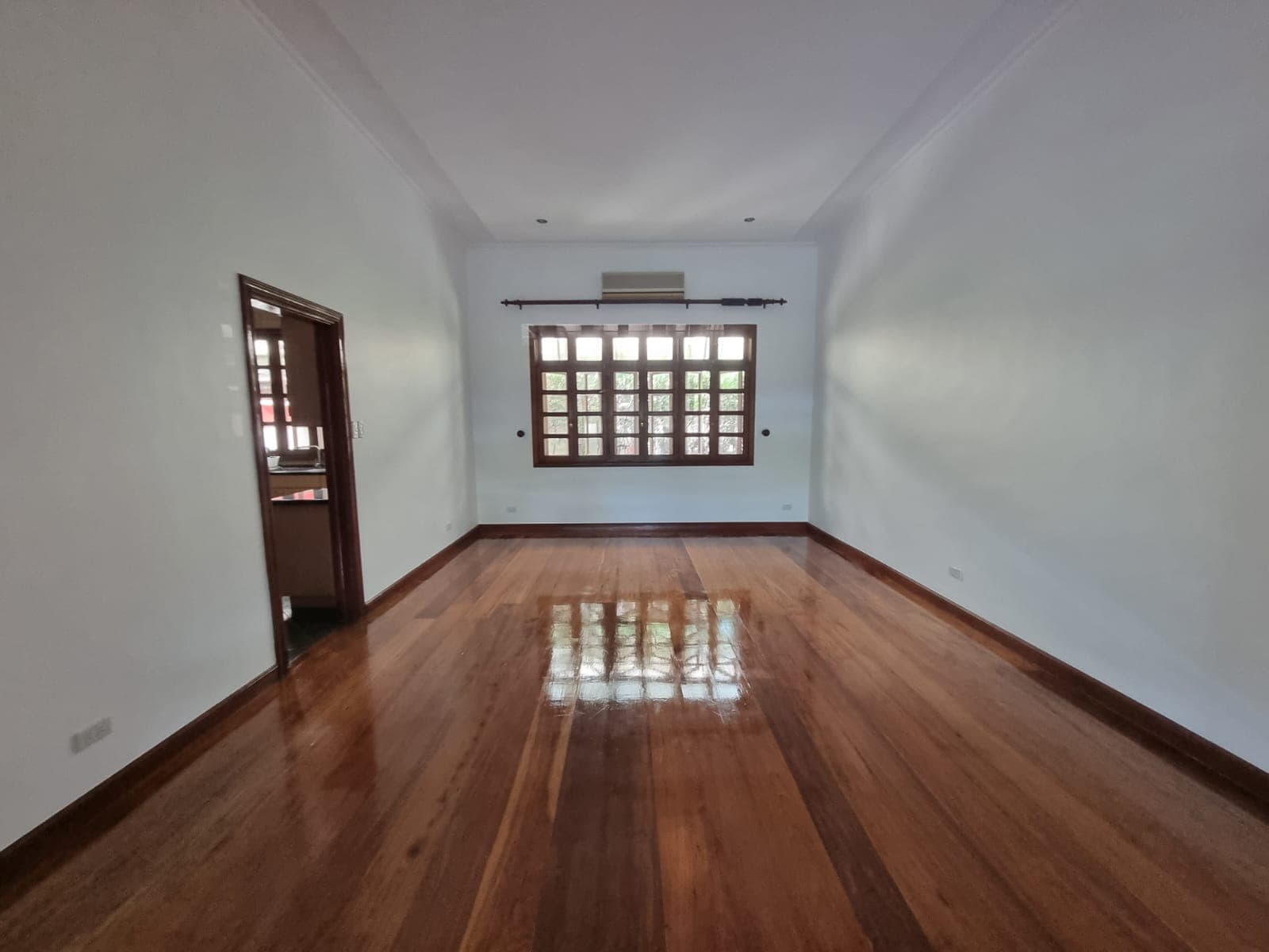 4 Bedroom House - photo 5