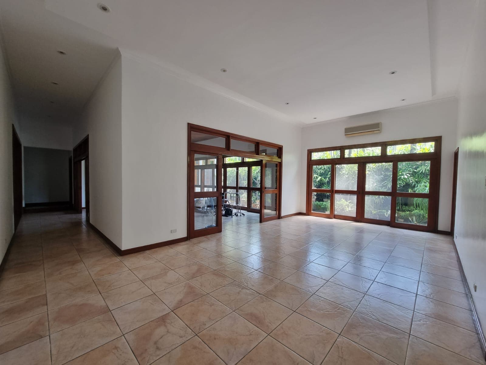 4 Bedroom House - photo 2