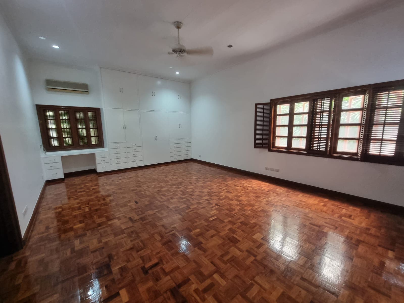 4 Bedroom House - photo 3