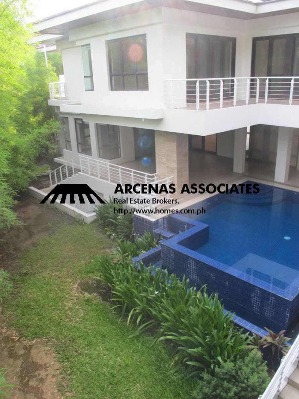 Showcase 2 storey along main road - photo 4