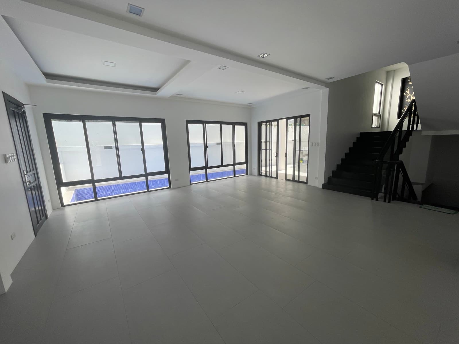 Exclusive Modern Villa with Private Pool - photo 3